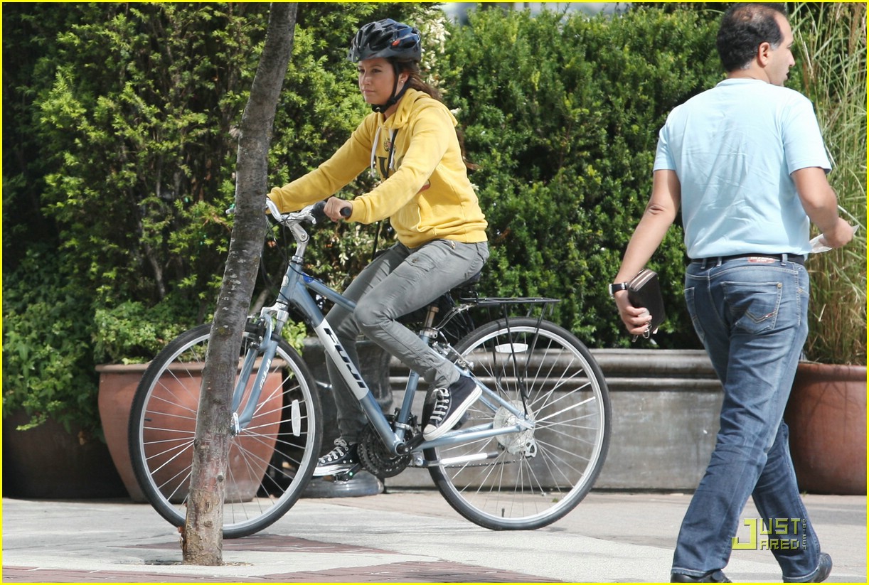 Full Sized Photo of ashley tisdale bike ride 08 | Ashley Tisdale: Ciao