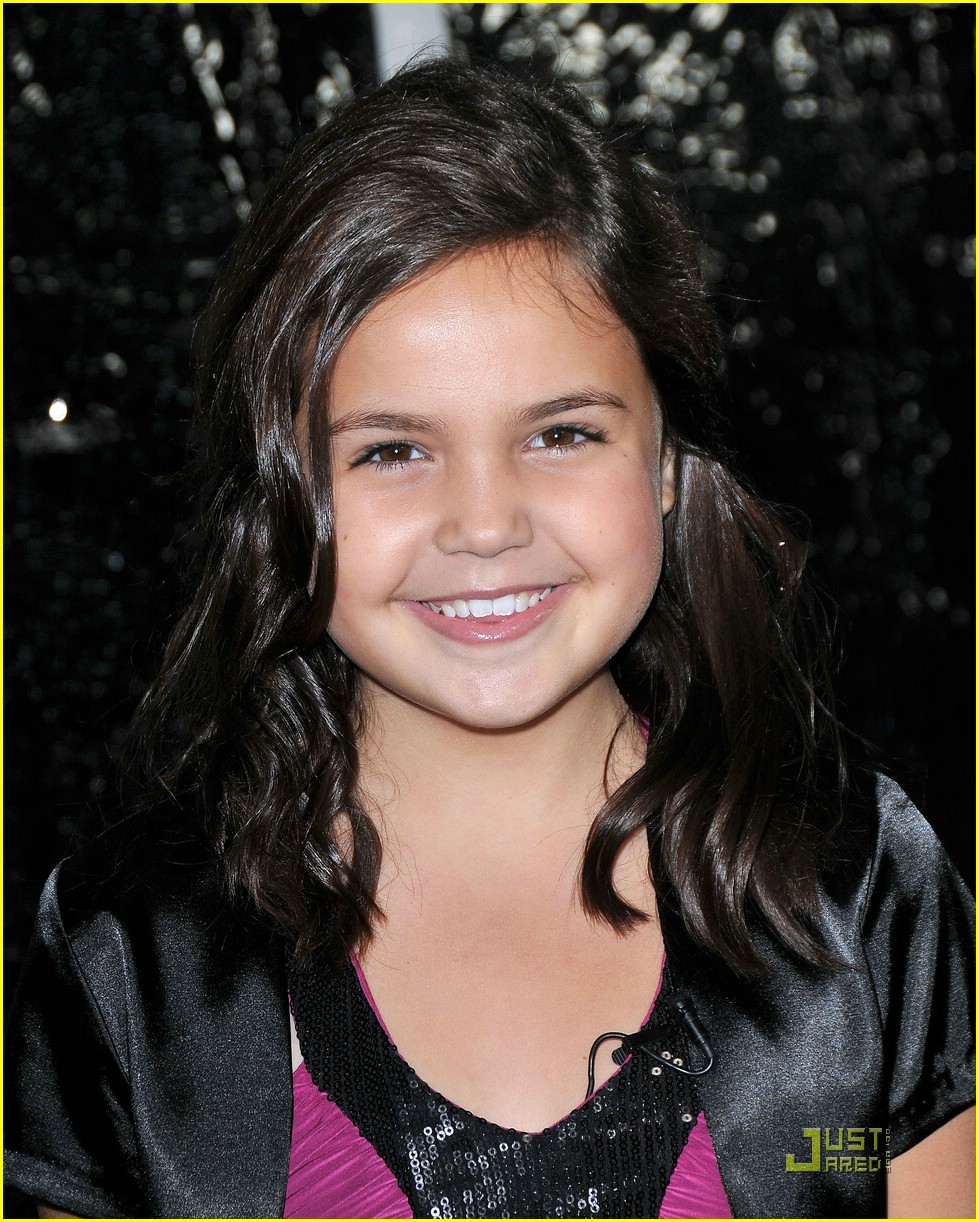 Full Sized Photo of bailee madison conviction premiere 17 | Bailee ...