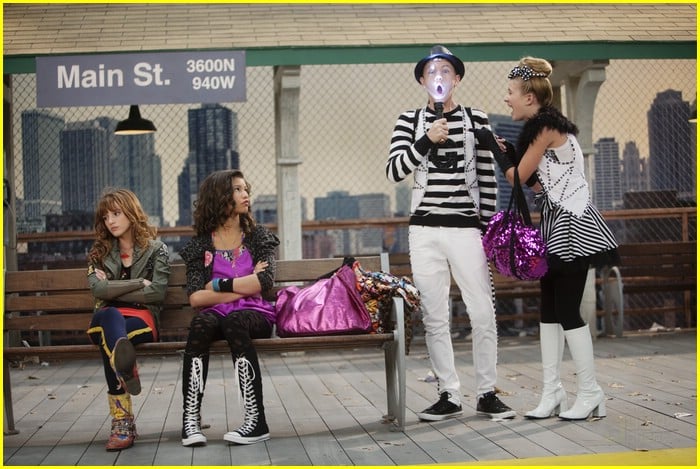 Bella Thorne Shake It Up Premieres November 7 Photo 388868