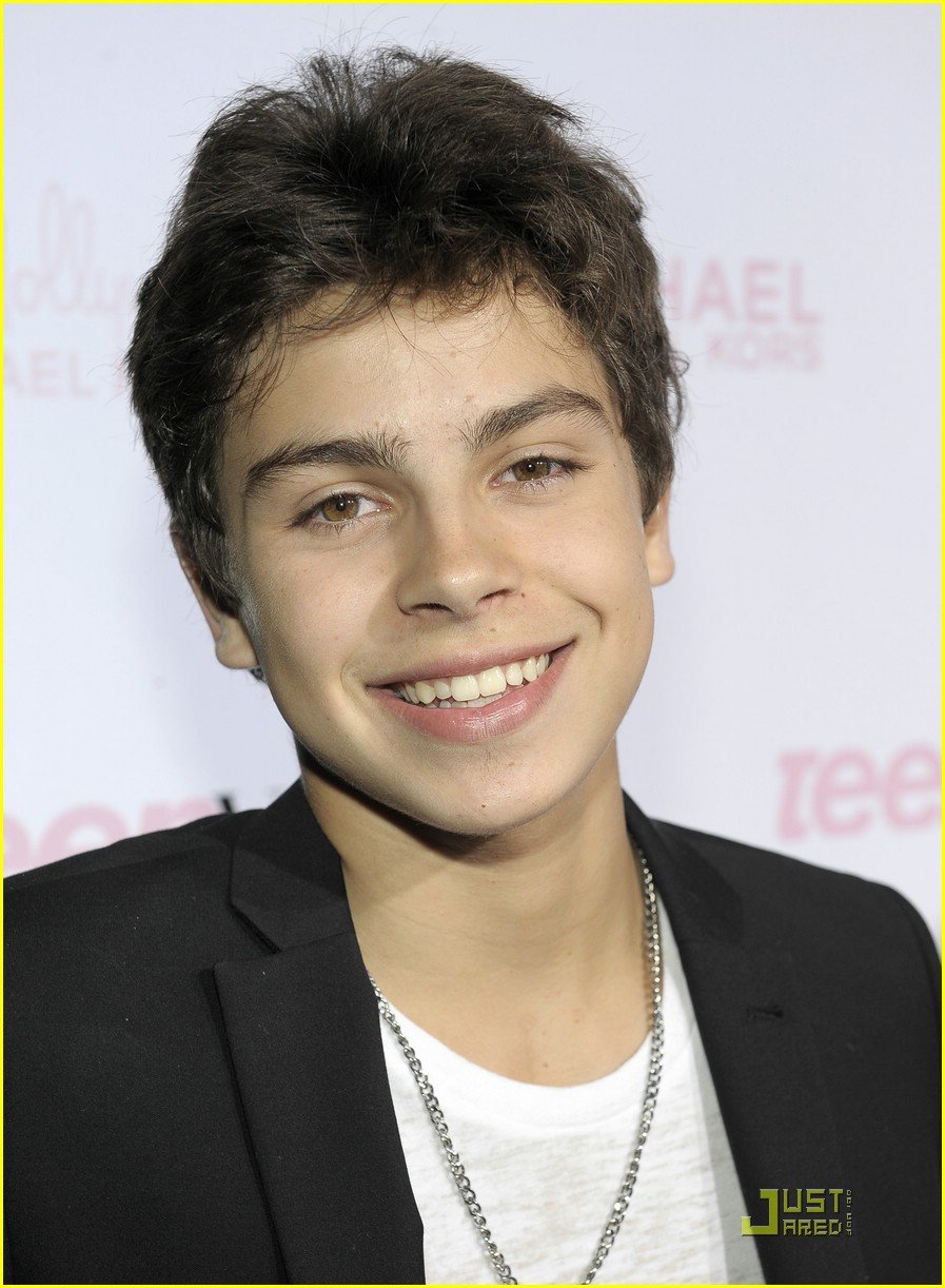 Jake T. Austin is Fernando in 'Rio' | Photo 388727 - Photo Gallery ...