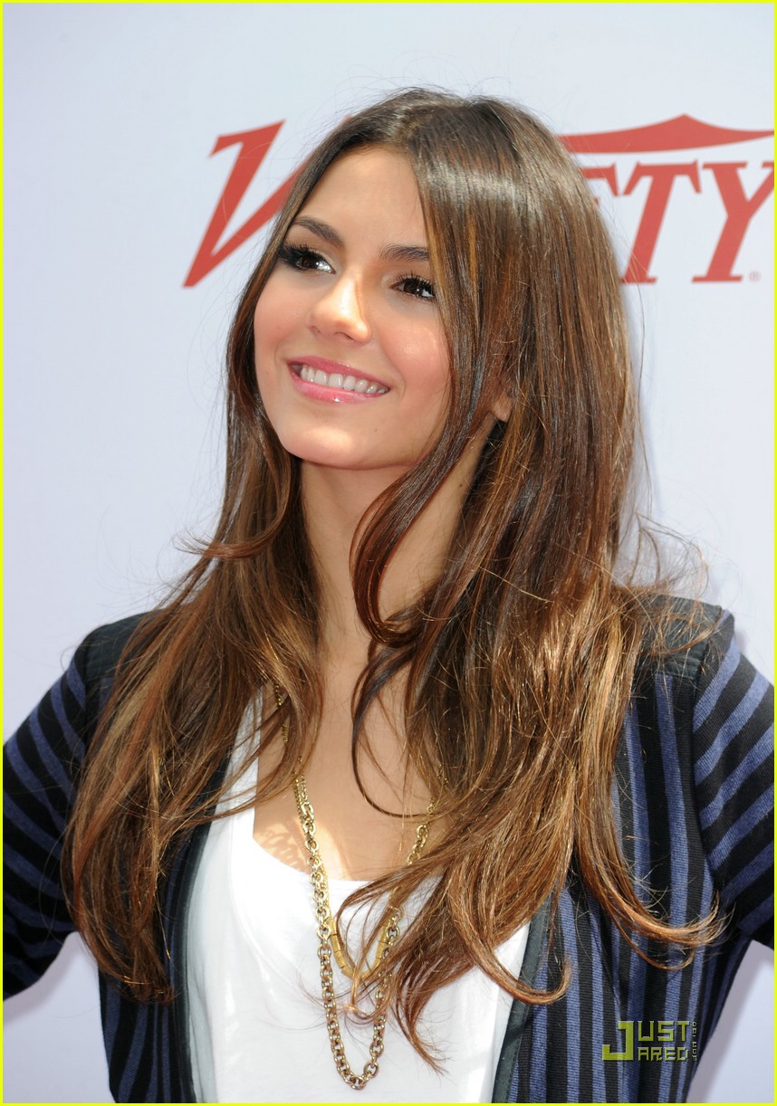 Victoria Justice: Girl Up! at Power of Youth 2010 | Photo 391386 ...