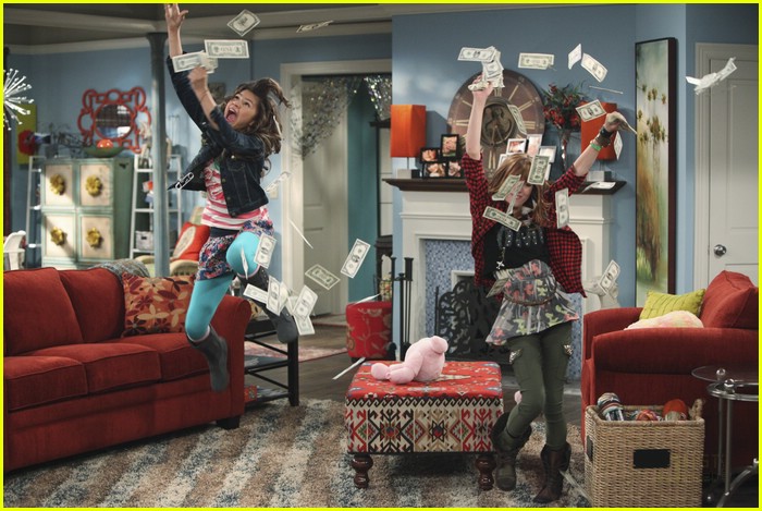 bella thorne zendaya spaghetti 03