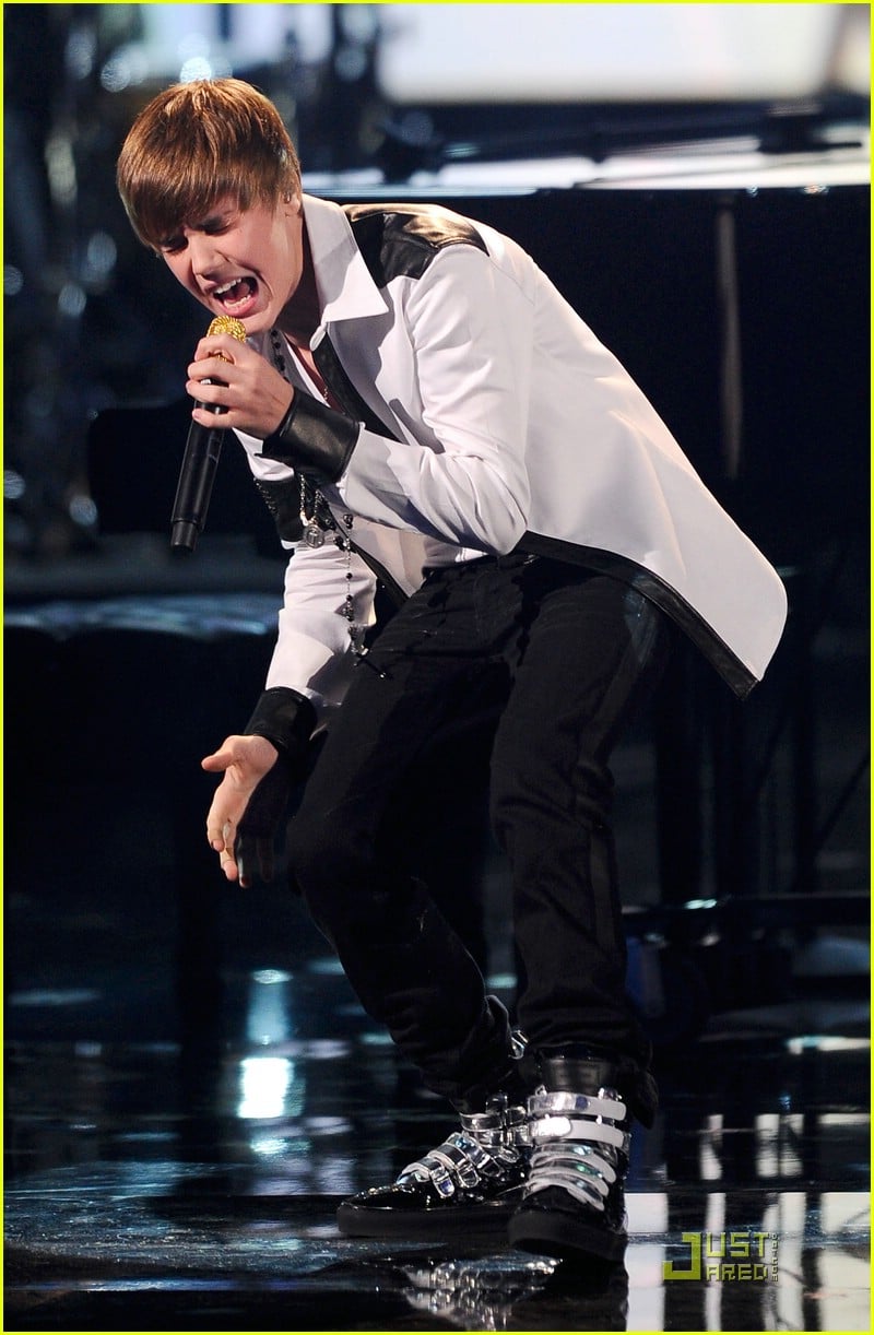 justin bieber 2010 amas 05
