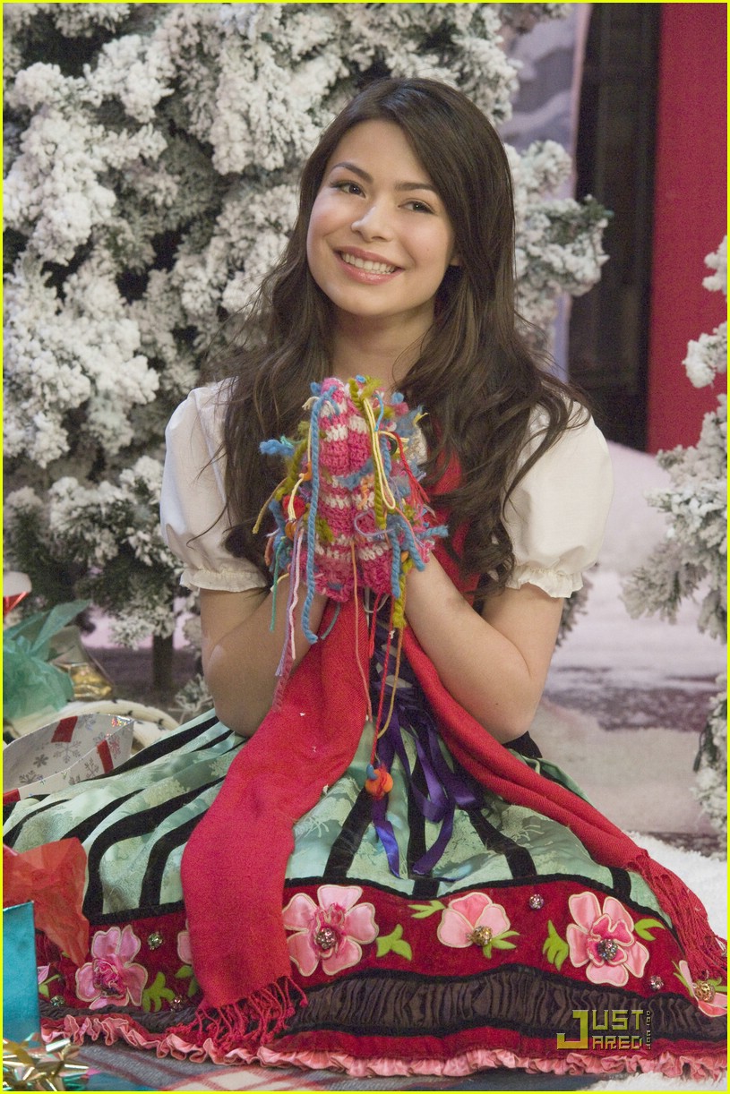 Big Time Rush All I Want For Christmas Is Miranda Cosgrove Photo 395046 Photo Gallery 