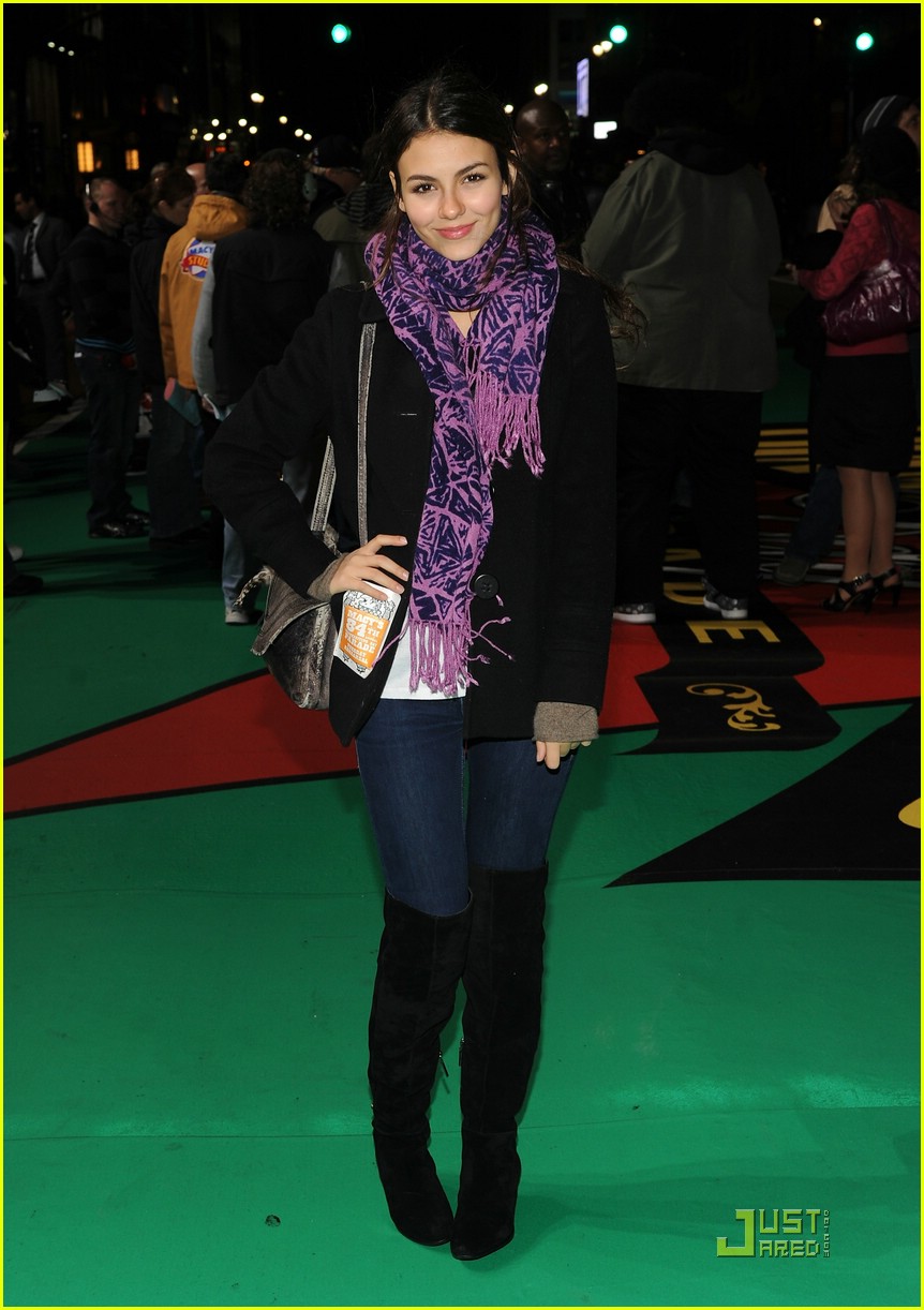 Full Sized Photo Of Victoria Justice Parade Rehearsal 11 Victoria Justice Macys Parade