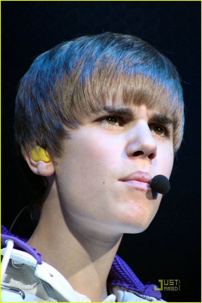 Justin Bieber: Cake in Canada! | Photo 395173 - Photo Gallery | Just