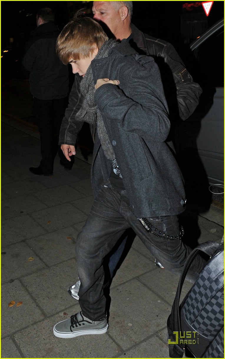 Justin Bieber X Factor Performance VIDEO! Photo 395605 Photo