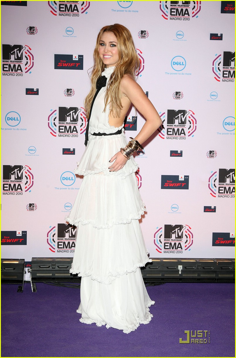 Miley Cyrus: 'Angels and Demons' For MTV EMAs | Photo 392945 - Photo ...