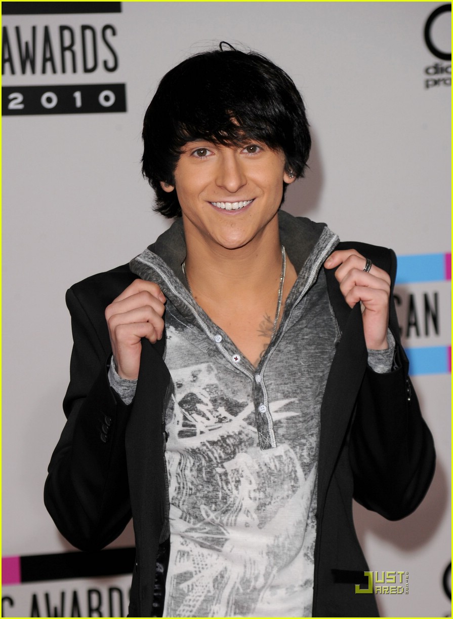 Mitchel Musso Brainstorm Is Out Today Photo 395222 2010 American Music Awards Mitchel Musso Pictures Just Jared Jr