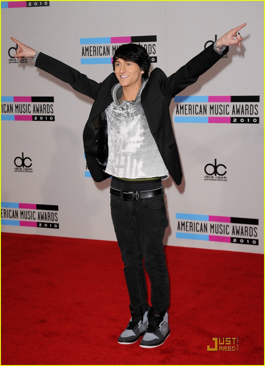 Mitchel Musso Brainstorm Is Out Today Photo 395229 2010 American Music Awards Mitchel Musso Pictures Just Jared Jr