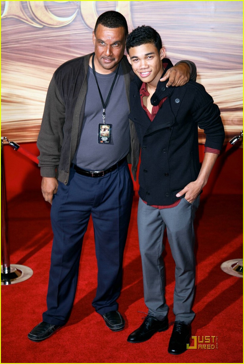 zendaya bella thorne tangled 24