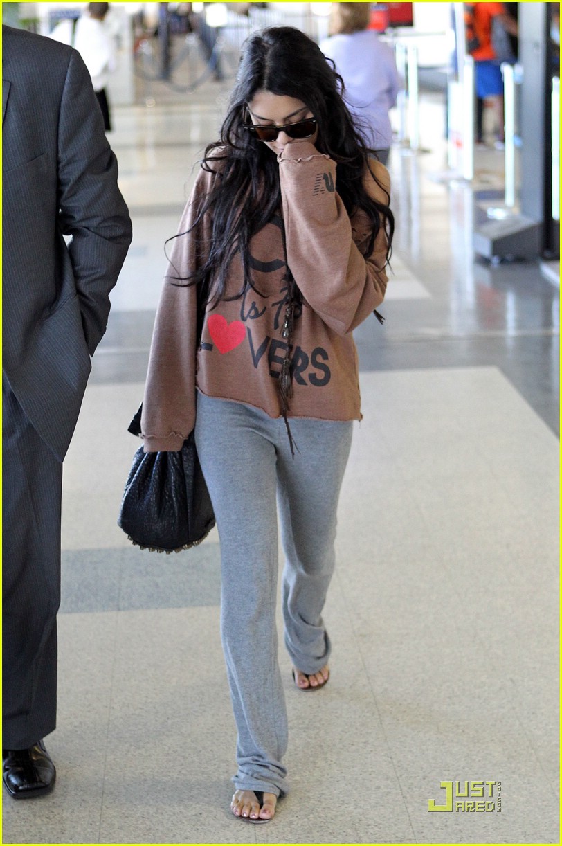 Vanessa Hudgens: CA is For Lovers | Photo 393984 - Photo Gallery | Just