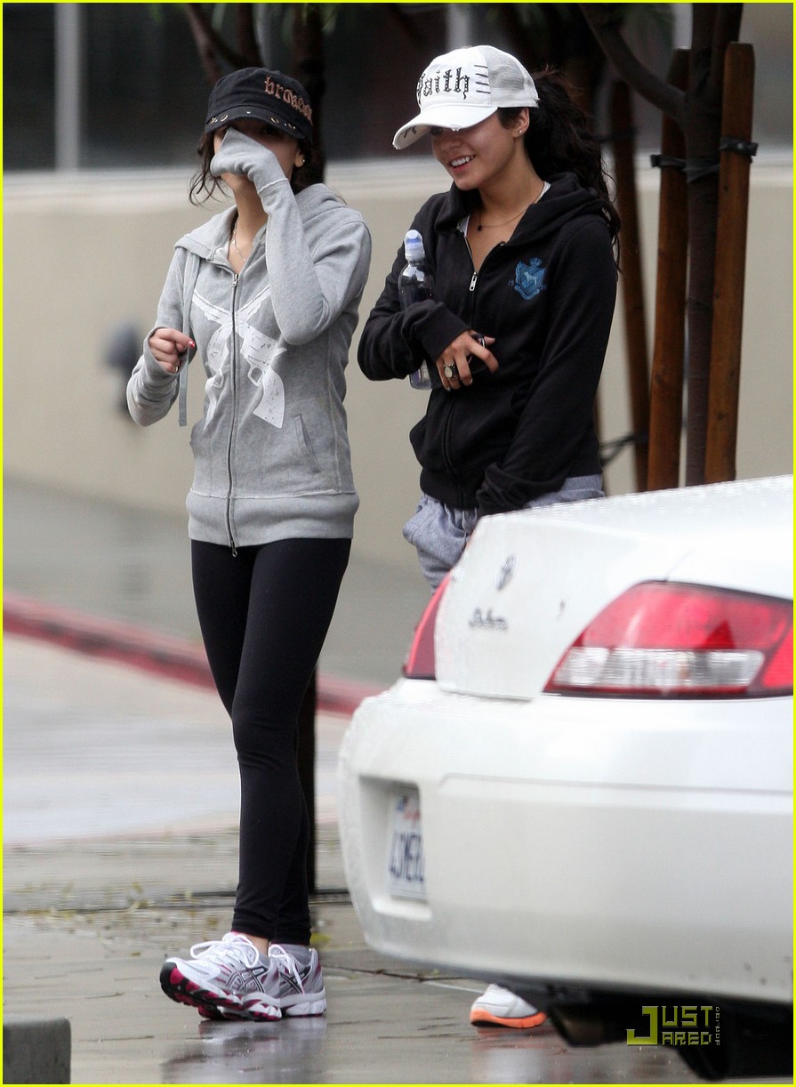 Vanessa Hudgens Has Faith at the Gym | Photo 398472 - Photo Gallery