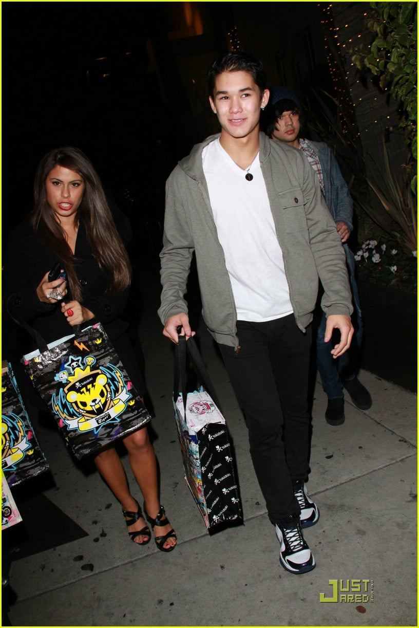 Jake T. Austin: Beacher’s Madhouse Birthday Party! | Photo 396371