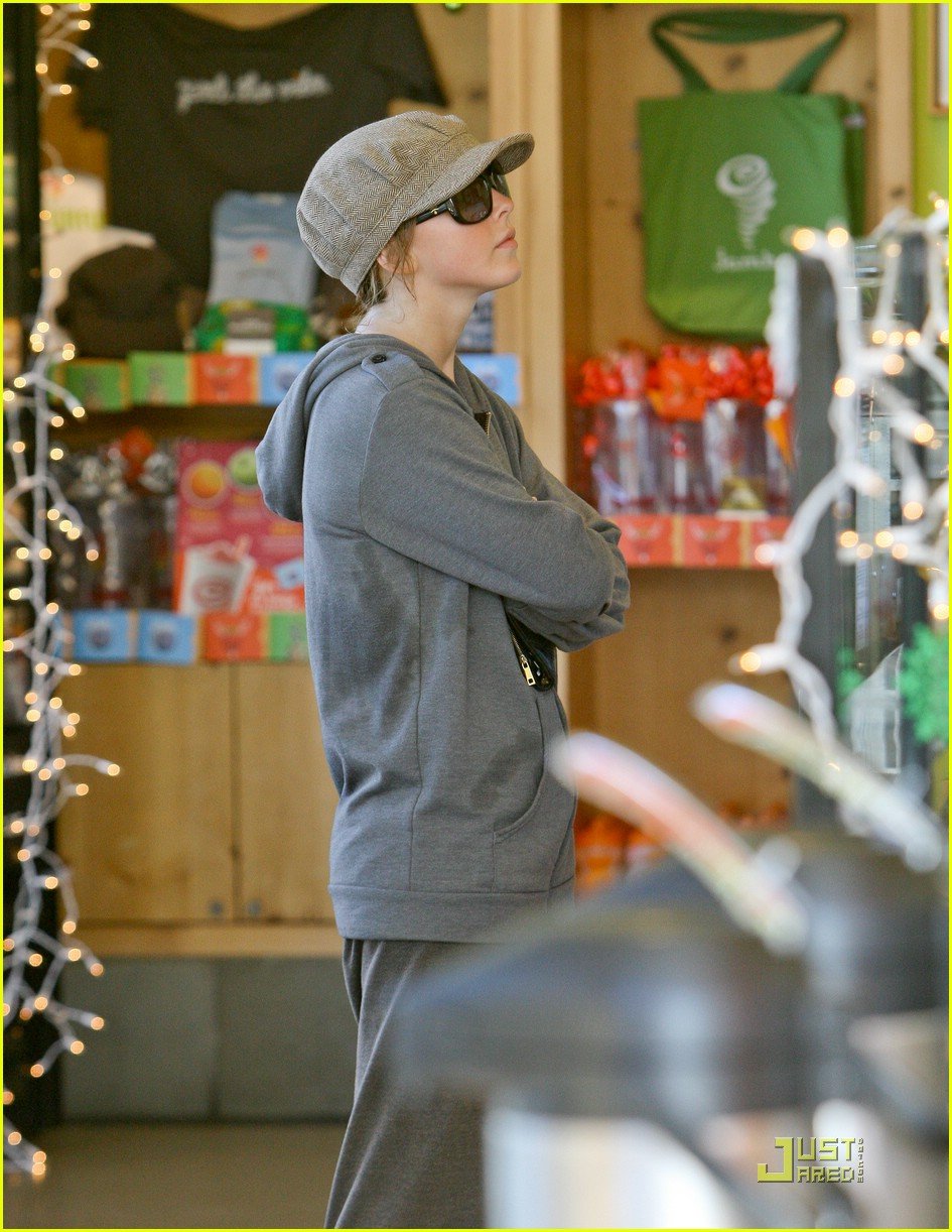 Full Sized Photo of julianne hough jamba juice gym 31 Julianne Hough