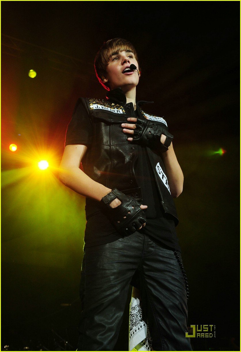 Justin Bieber: Q102 Jingle Ball In Jersey! | Photo 396919 - Photo ...