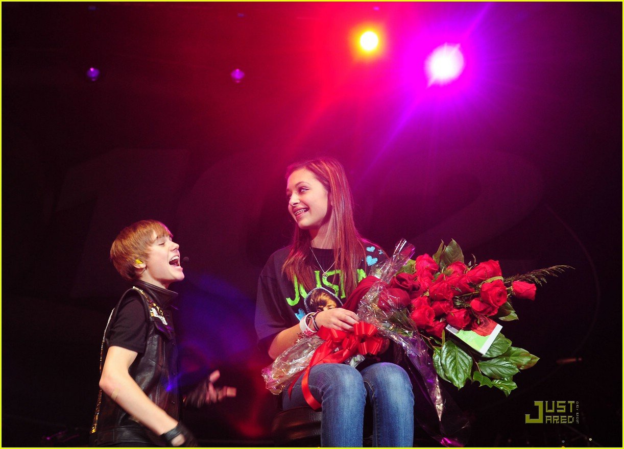 Justin Bieber: Q102 Jingle Ball In Jersey! | Photo 396937 - Photo ...