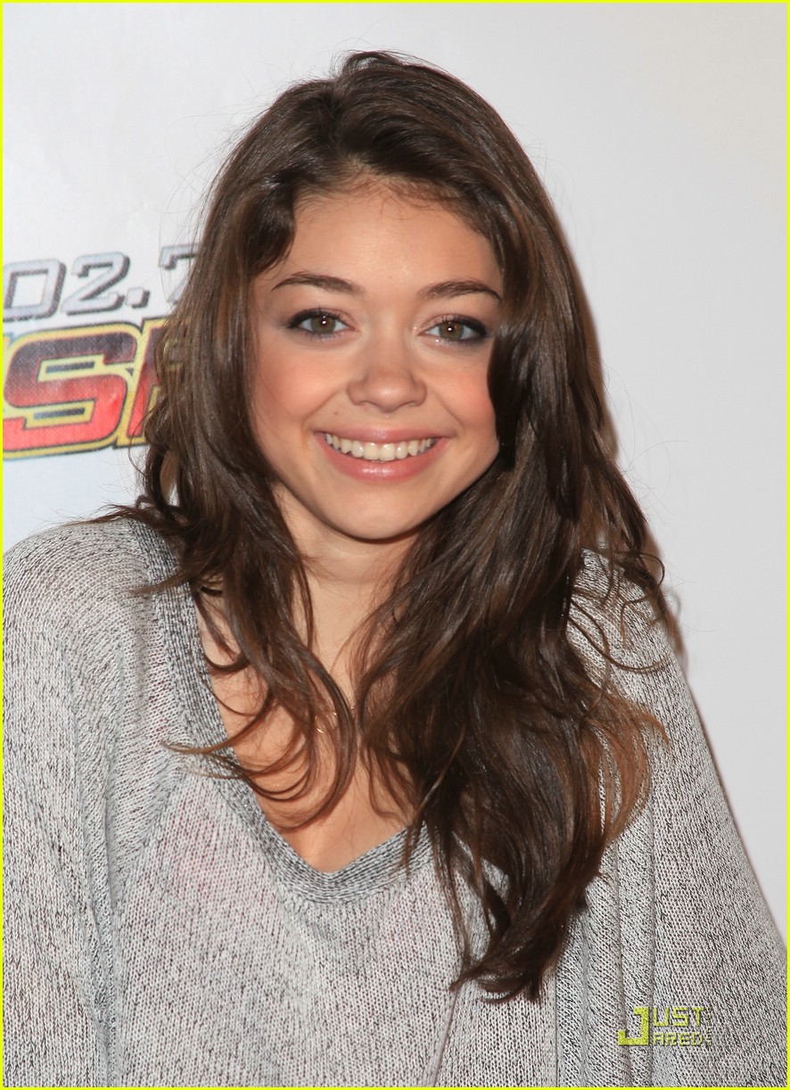 Sarah Hyland 'Likes' the Jingle Ball | Photo 396537 - Photo Gallery ...