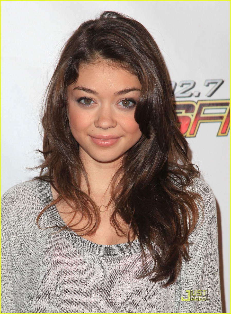 Sarah Hyland 'Likes' the Jingle Ball | Photo 396544 - Photo Gallery