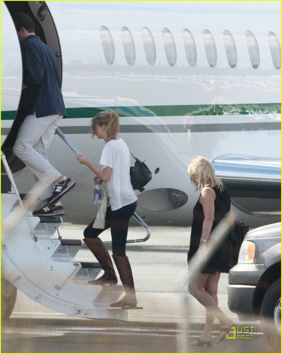 Full Sized Photo of taylor swift turks caicos 07 | Taylor Swift: Turks