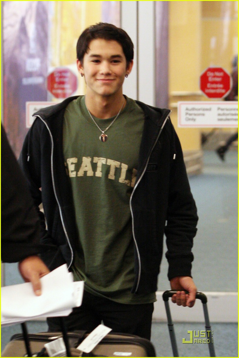 Booboo Stewart Lands in Vancouver; Announces Album Name! | Photo 401925 ...