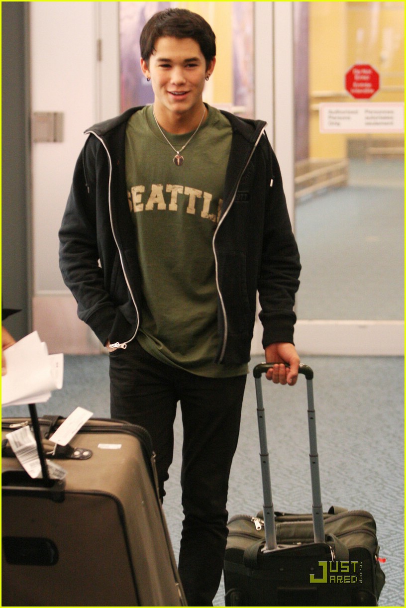 Booboo Stewart Lands in Vancouver; Announces Album Name! | Photo 401926 ...