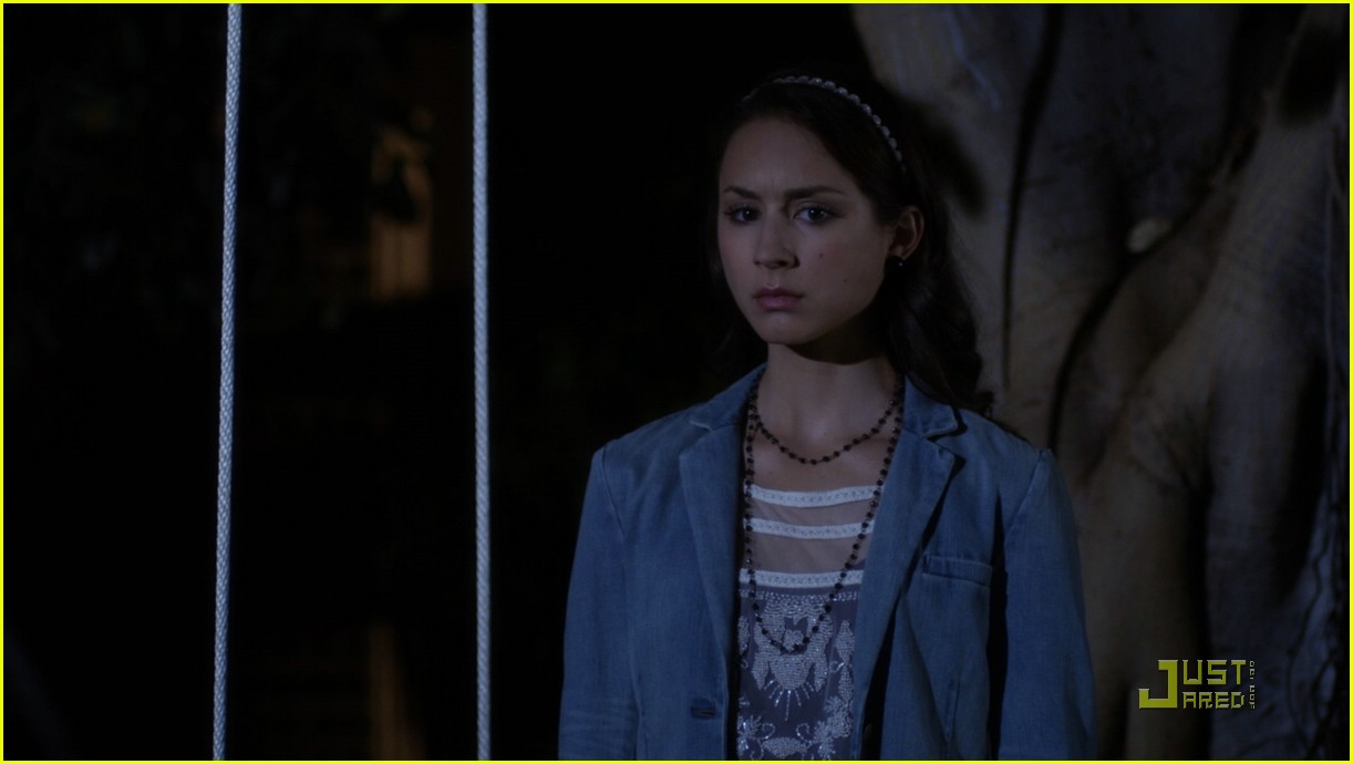 Troian Bellisario: Get The 'Pretty Little Liars' Look! | Photo 399870 ...