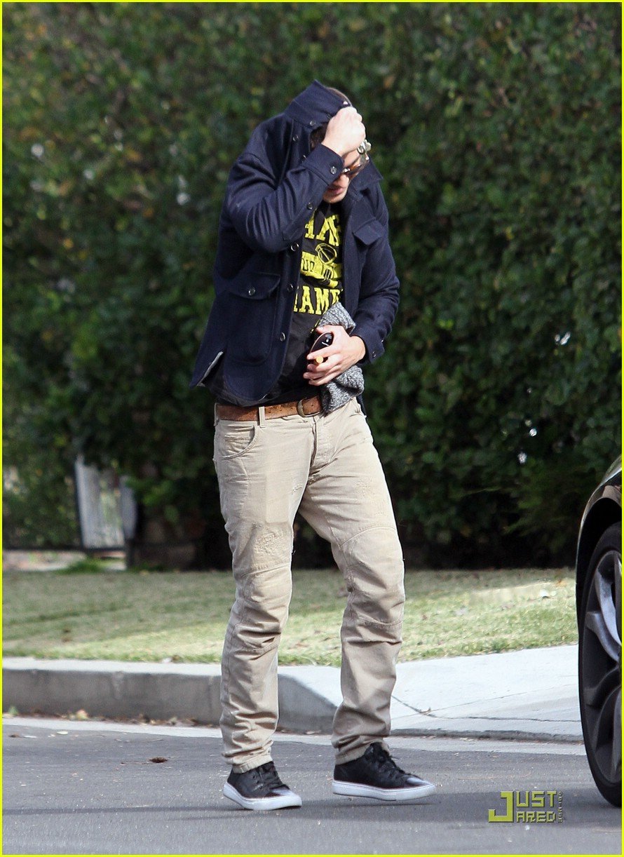 Zac Efron Gained 18 Lbs for 'The Lucky One' | Photo 400219 - Photo ...