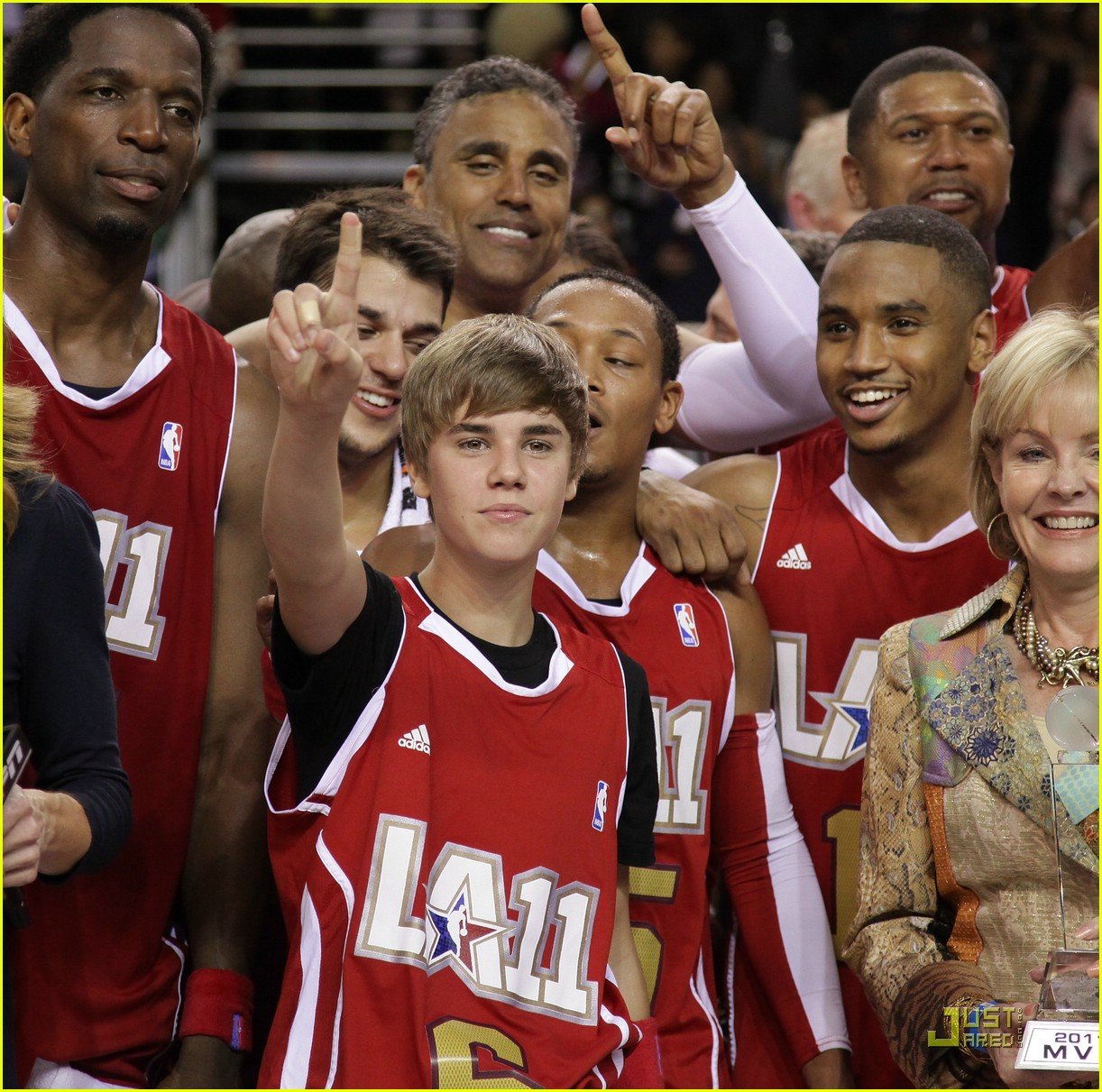 Full Sized Photo of justin bieber allstar game 11 Justin Bieber NBA