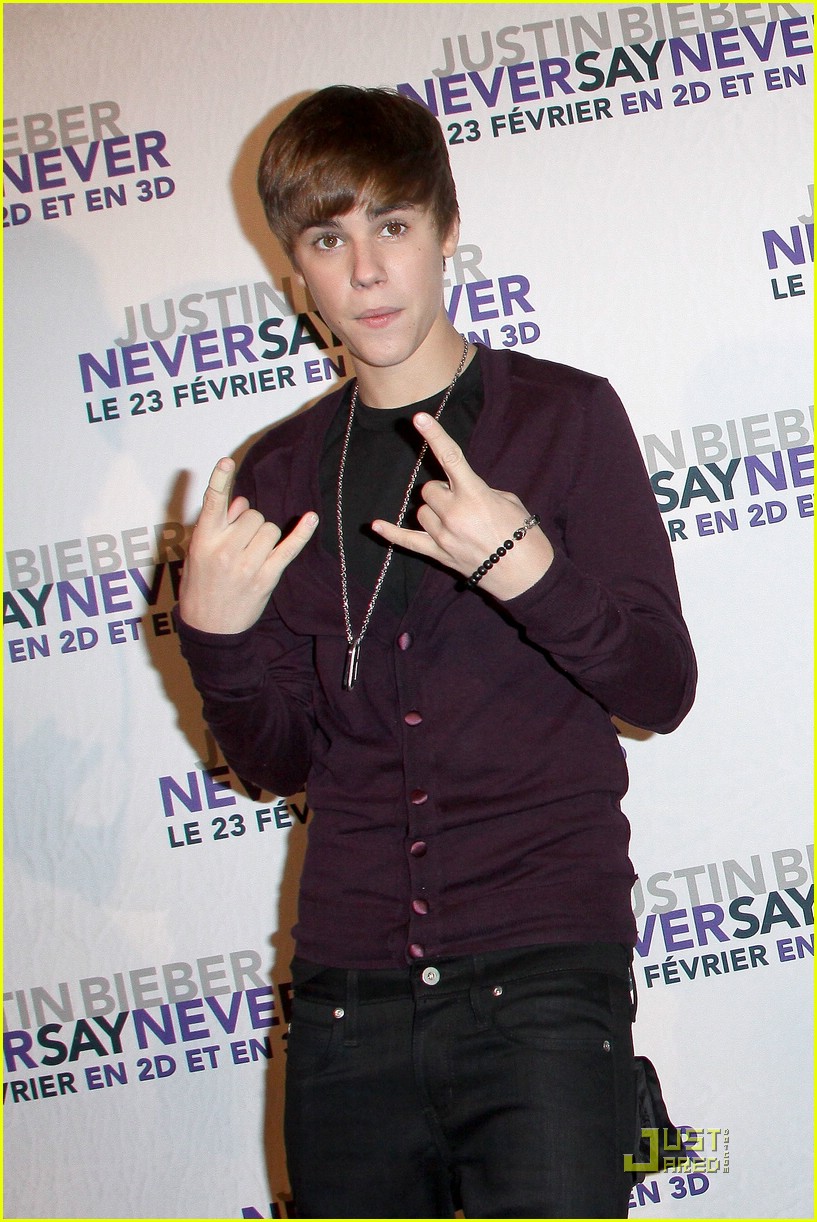 Full Sized Photo of justin bieber purple paris 19 Justin Bieber