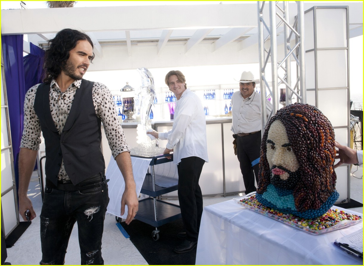Big Time Rush Beach Party with Russell Brand Tonight! Photo 405846