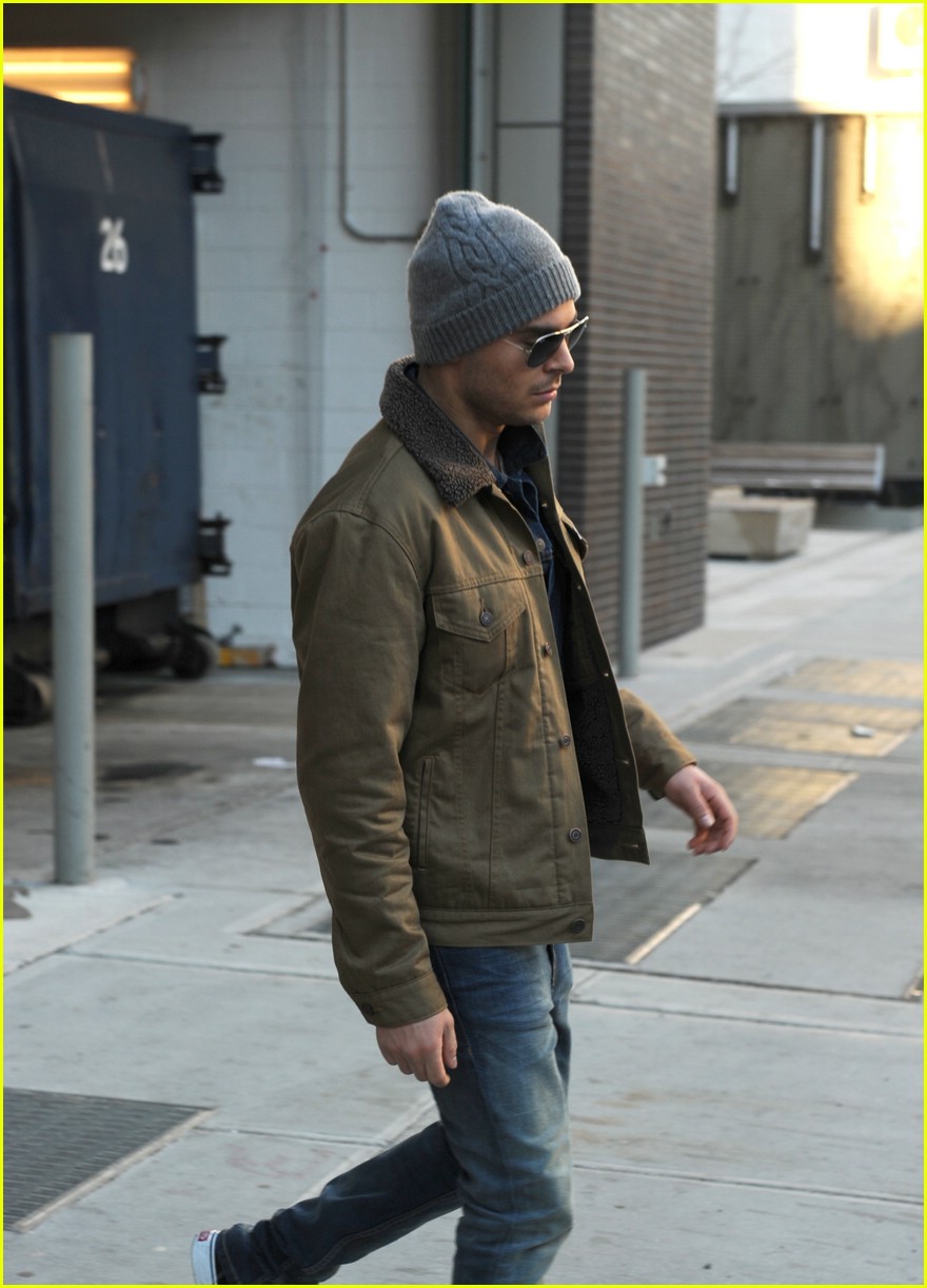 Zac Efron: 'New Year's Eve' in NYC! | Photo 405940 - Photo Gallery ...