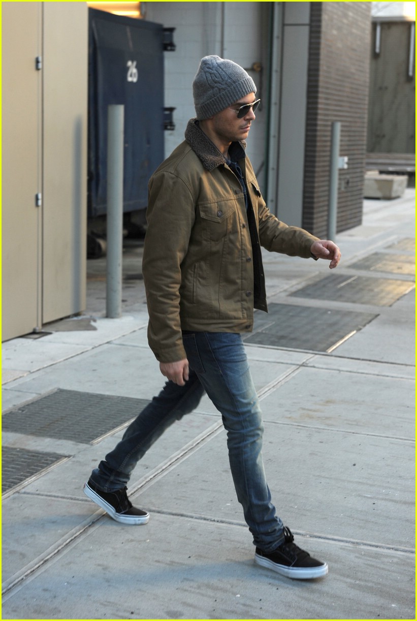 Zac Efron: 'New Year's Eve' in NYC! | Photo 405942 - Photo Gallery ...