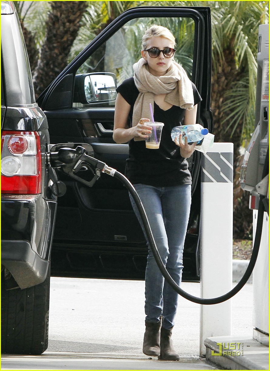 Emma Roberts Car Cleaning Cutie Photo 406824 Photo Gallery Just