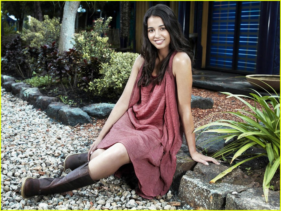 naomi scott landon liboiron terra nova 01