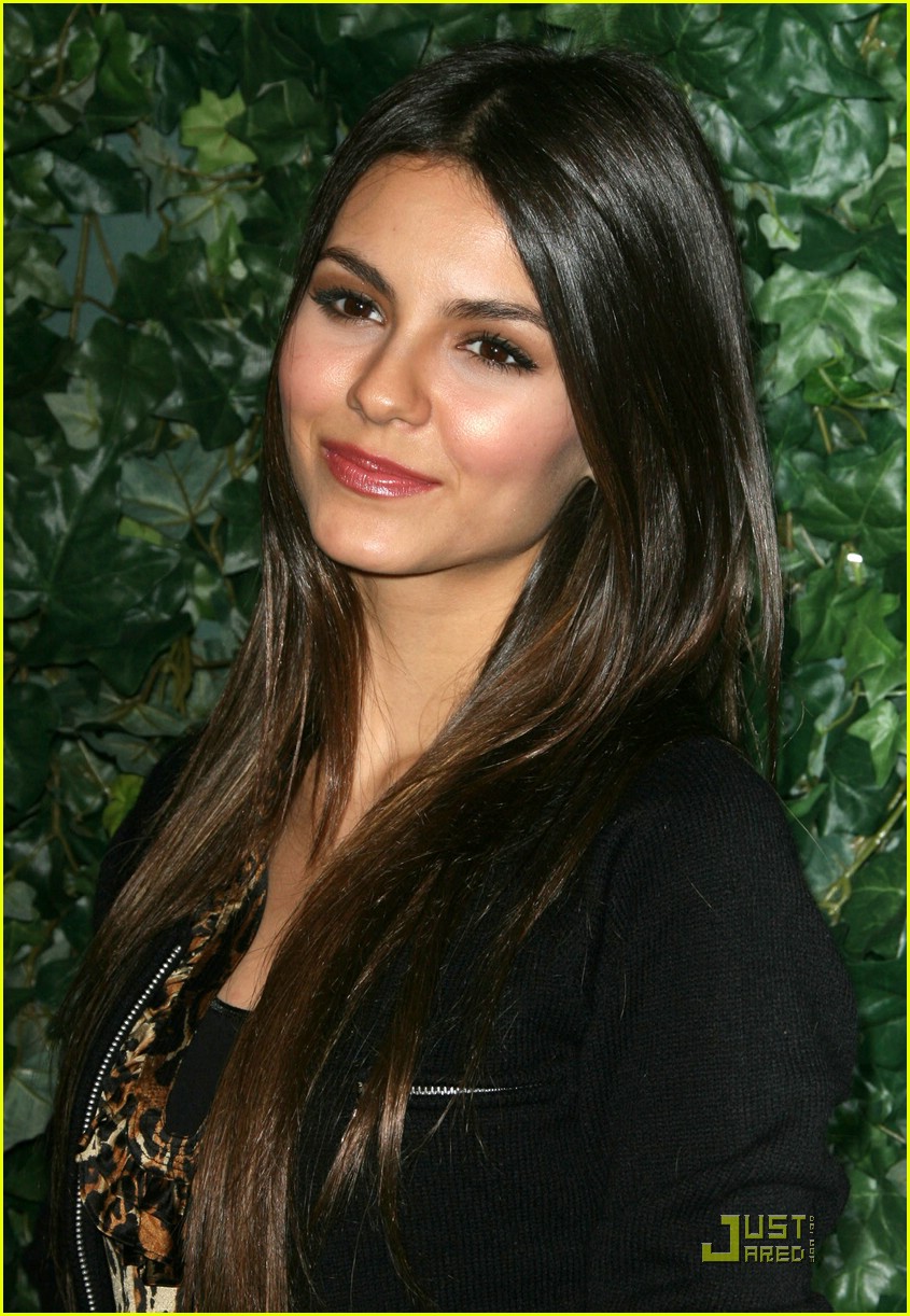 Full Sized Photo of victoria justice qvc party 21 | Victoria Justice ...