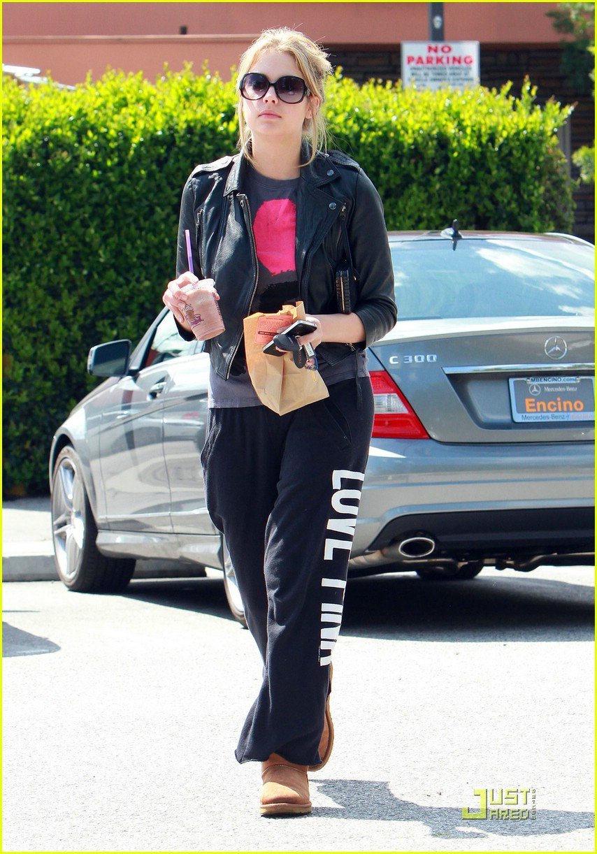 Full Sized Photo of ashley benson coffee bean 05 | Ashley Benson