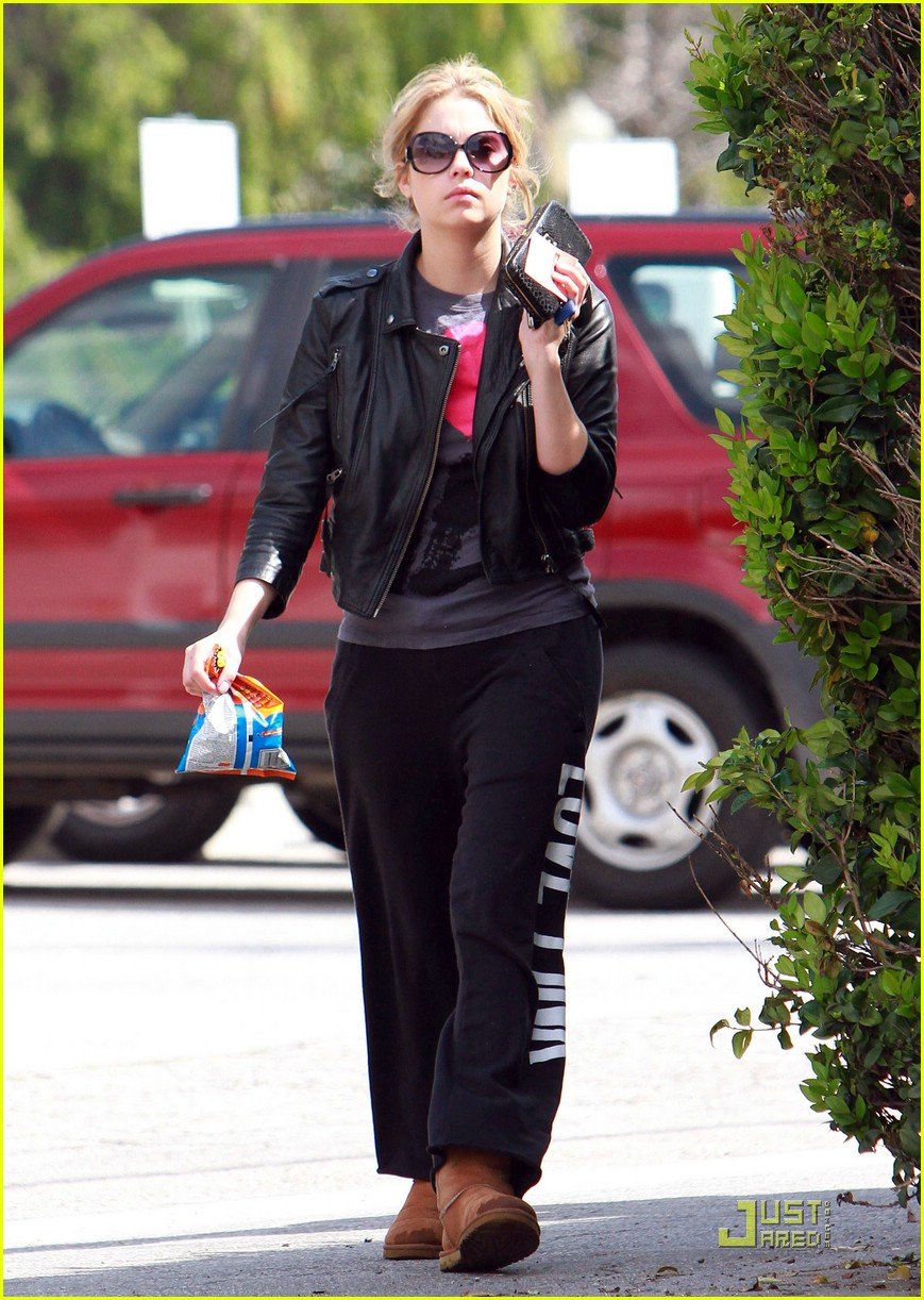 Full Sized Photo of ashley benson coffee bean 08 | Ashley Benson