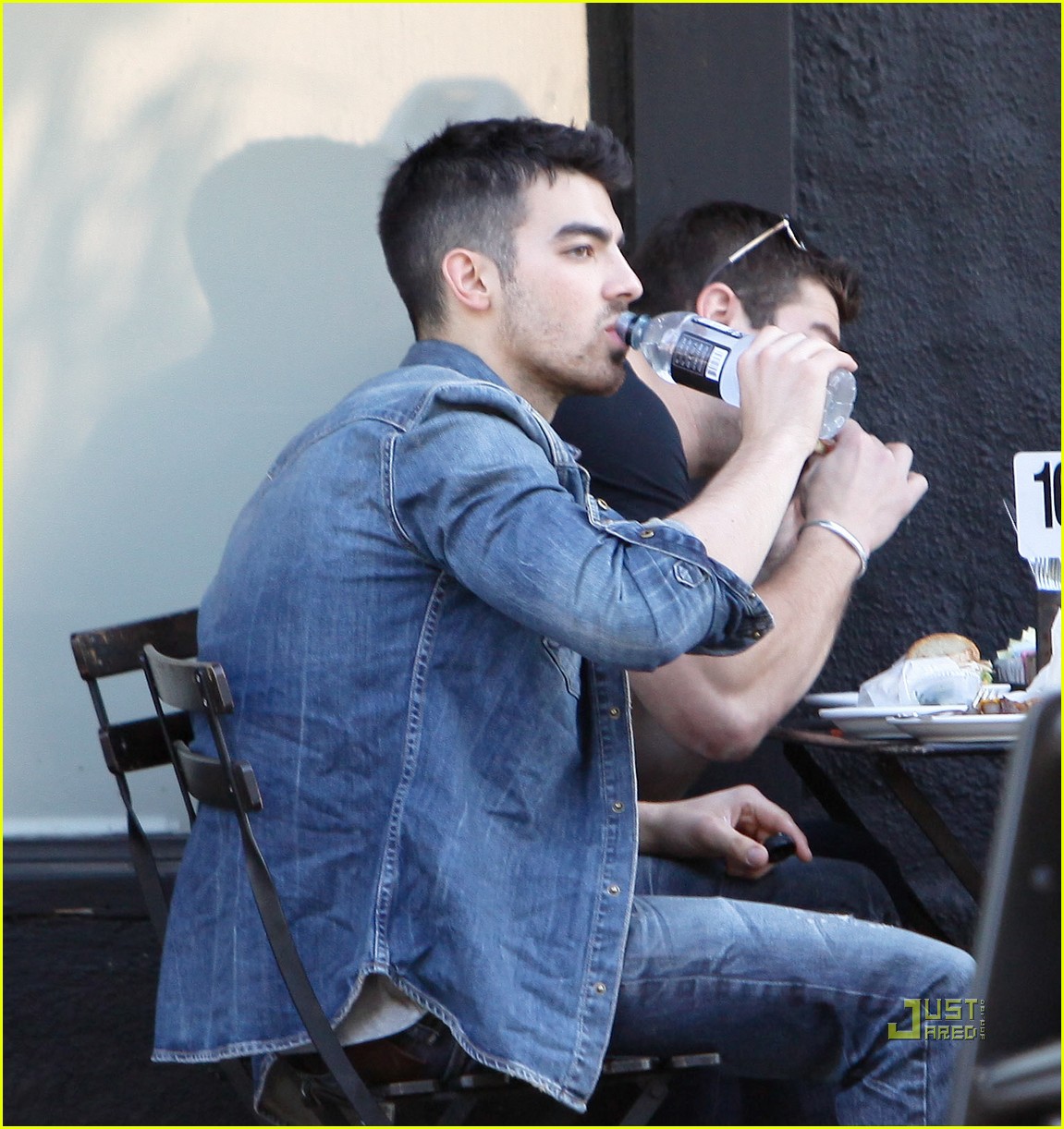 Full Sized Photo of joe jonas joans on third 03 | Joe Jonas: Joan's on