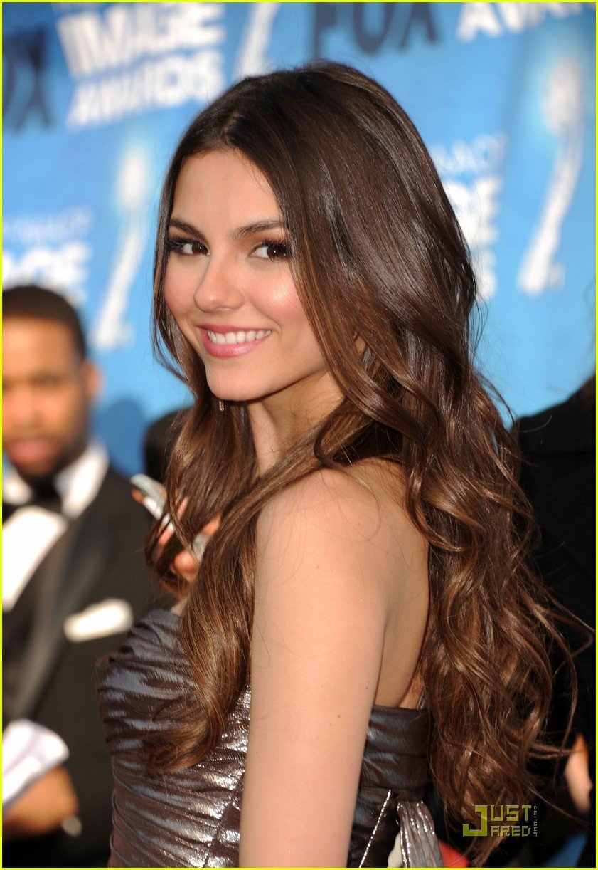 Full Sized Photo Of Victoria Justice Naacp Image Awards 03 Victoria Justice Naacp Image