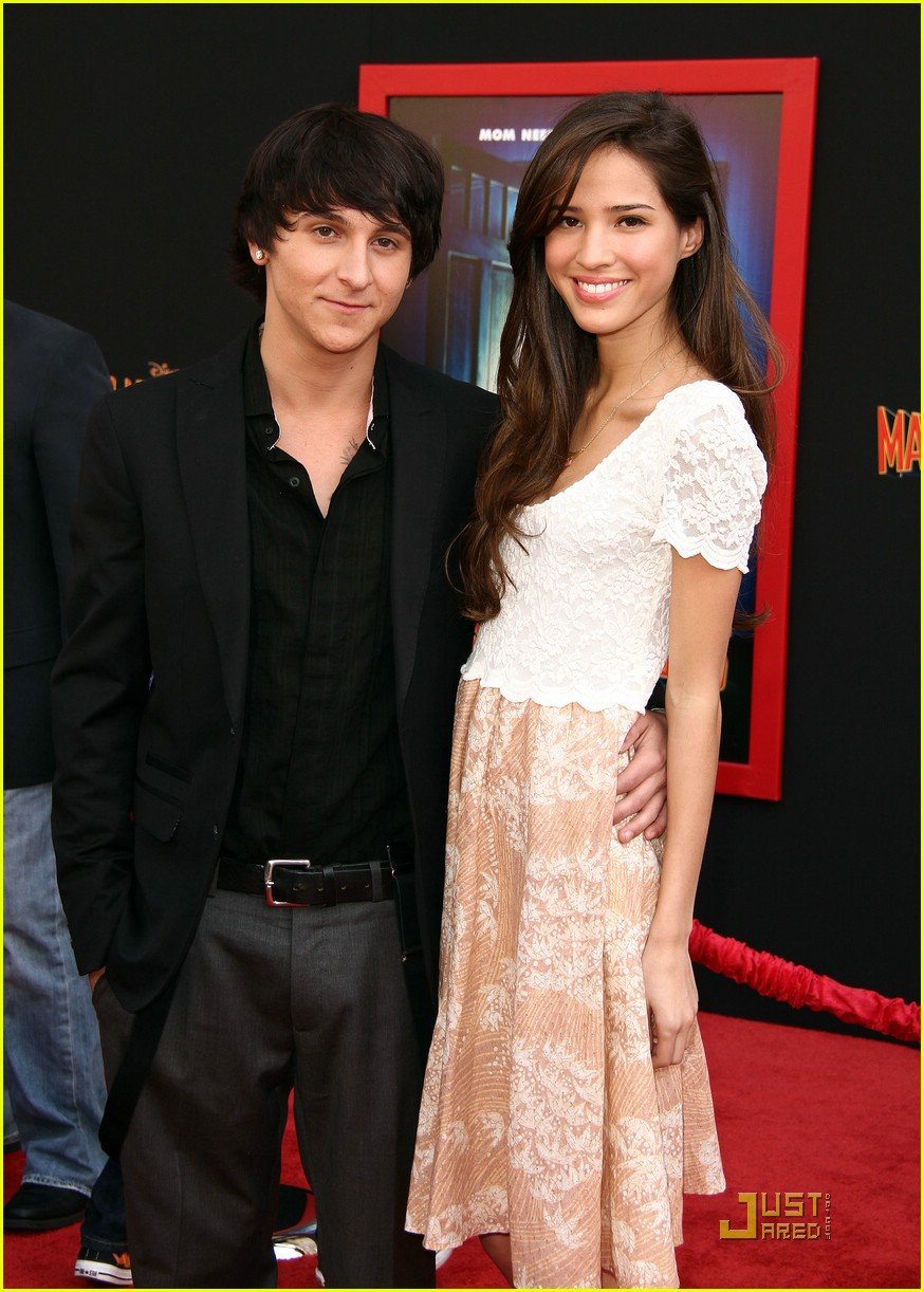 Kelsey Chow Mitchel Musso Need Moms Photo 408151 Kelsey Chow Mitchel Musso Pictures Just Jared Jr