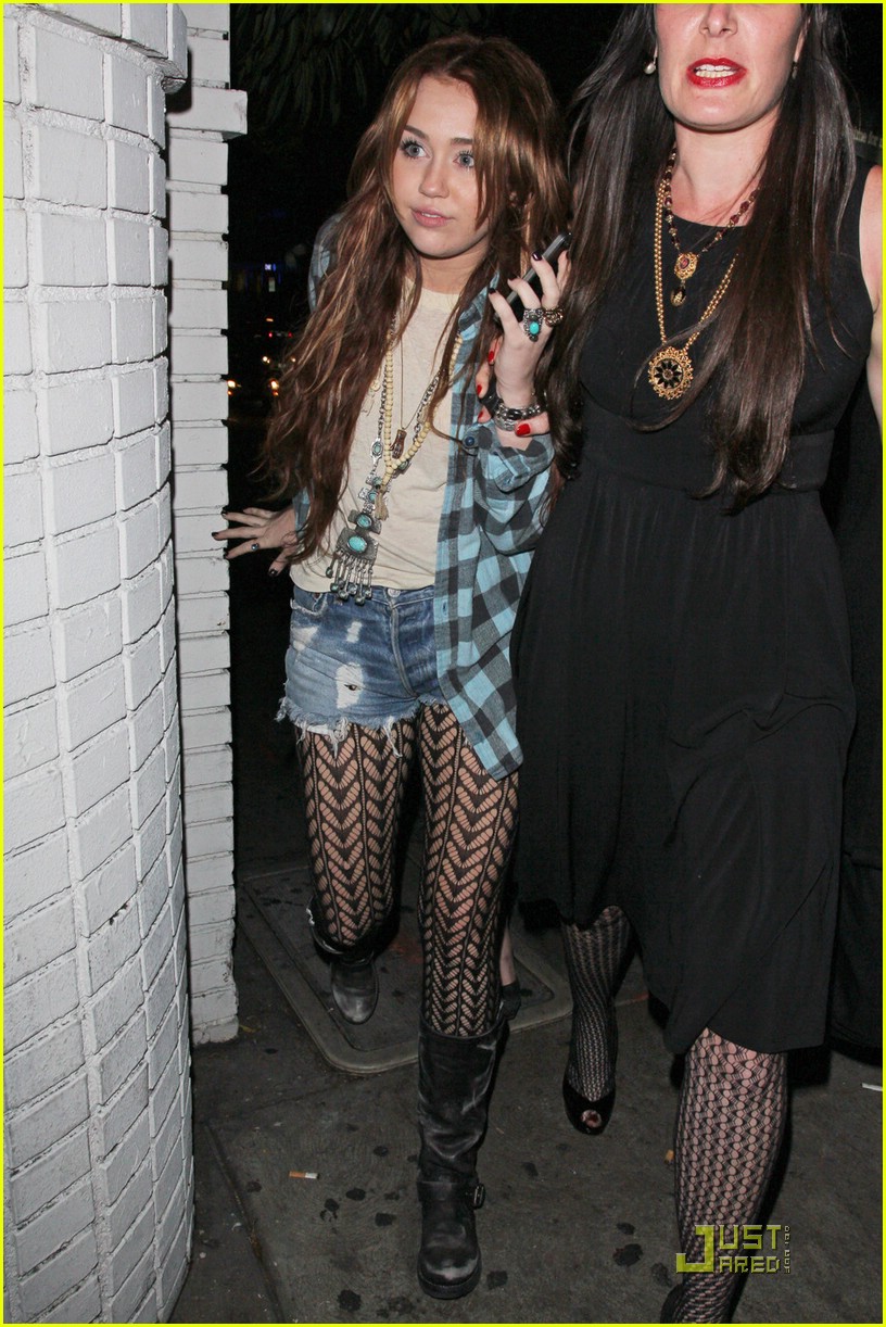 Miley Cyrus: Late Night at Chateau Marmont | Photo 408902 - Photo ...