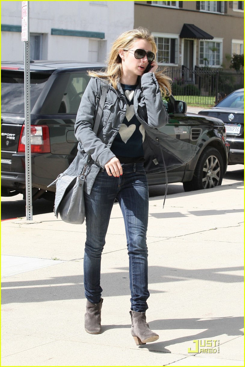 Full Sized Photo of emma roberts starbucks santa monica 07 | Emma