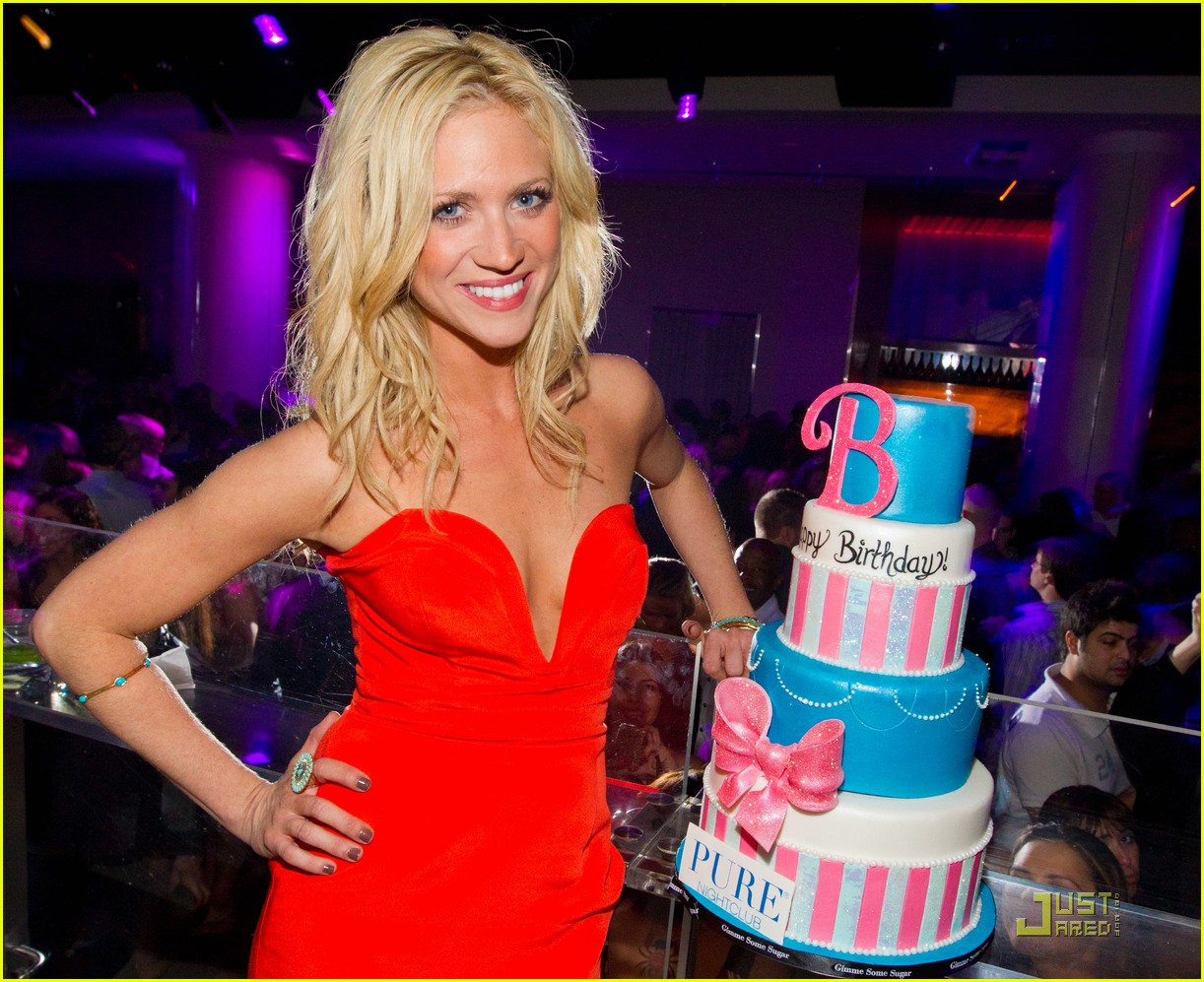 Brittany Snow: Birthday Party at Pure! | Photo 407761 - Photo Gallery