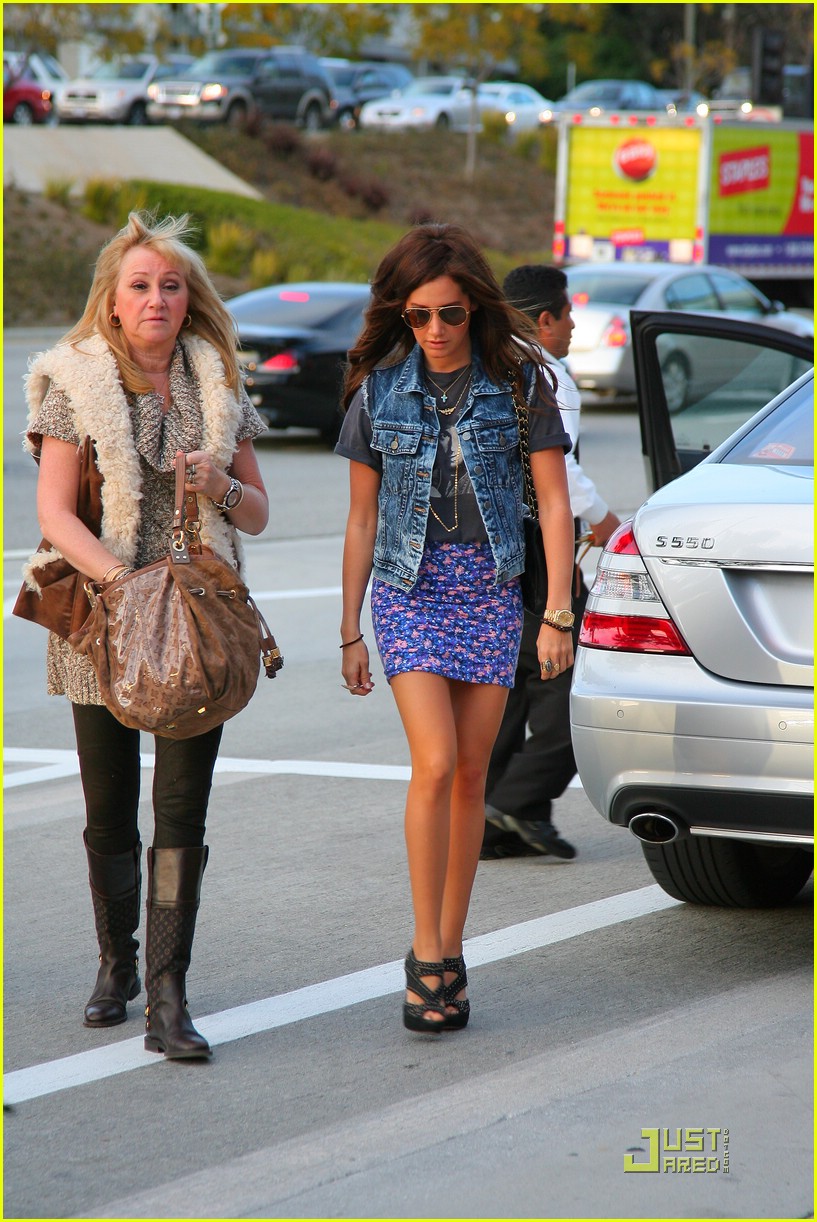 Ashley Tisdale and Jared Shopping in Malibu July 27, 2008 – Star Style