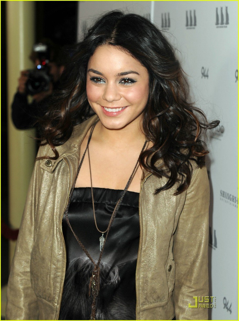 Full Sized Photo of vanessa hudgens girl bar 02 | Vanessa Hudgens Walks ...