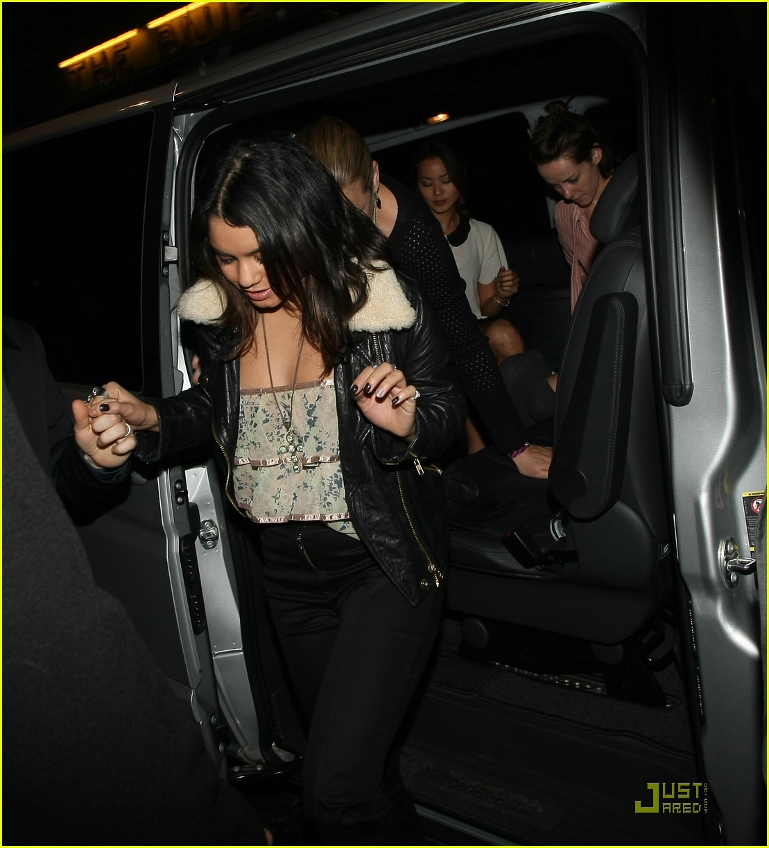 vanessa hudgens sp london dinner 04