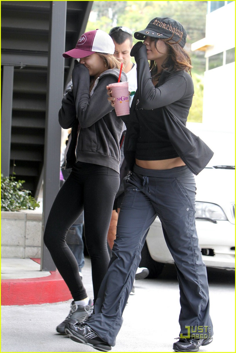 Full Sized Photo of vanessa hudgens gym stella 12 | Vanessa & Stella