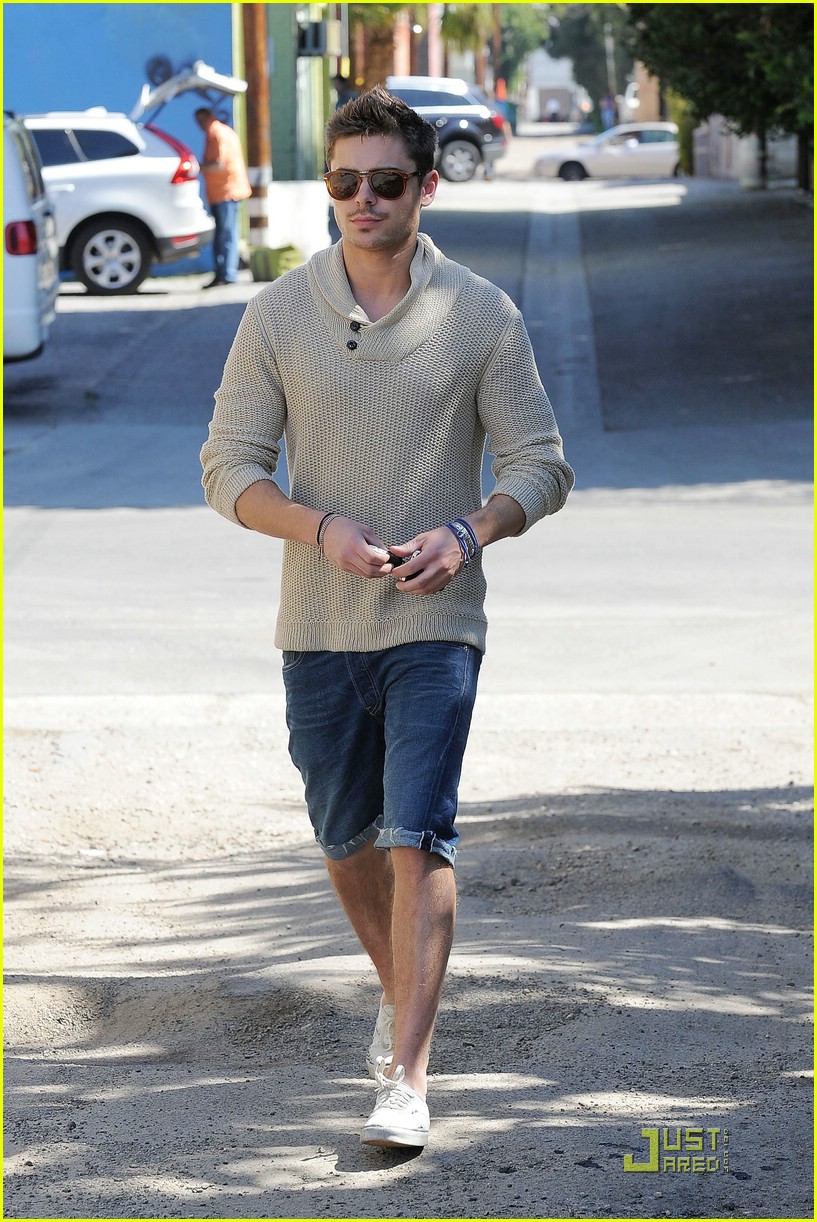 Zac Efron: BLD Breakfast | Photo 408621 - Photo Gallery | Just Jared Jr.