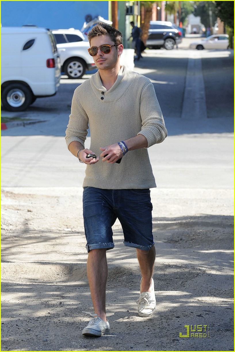 Zac Efron: BLD Breakfast | Photo 408626 - Photo Gallery | Just Jared Jr.